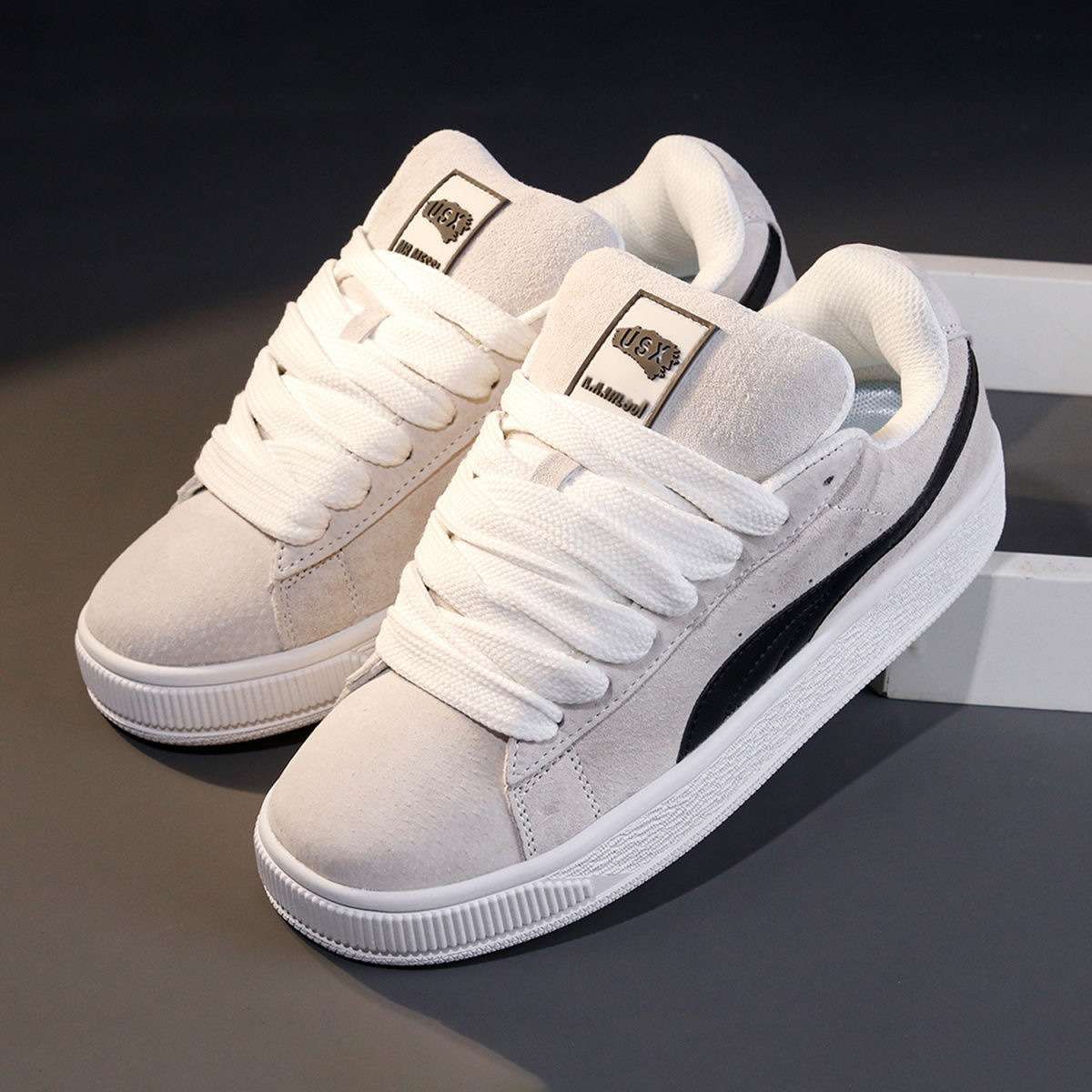 Unisex Classic Shoe